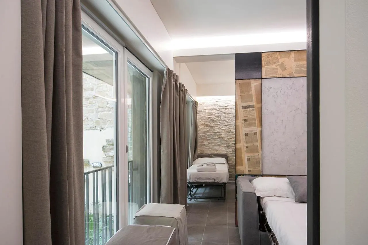 Pitti Apartment Florence